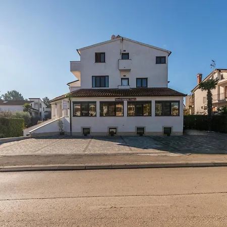 Aida In * Istrien 포레치