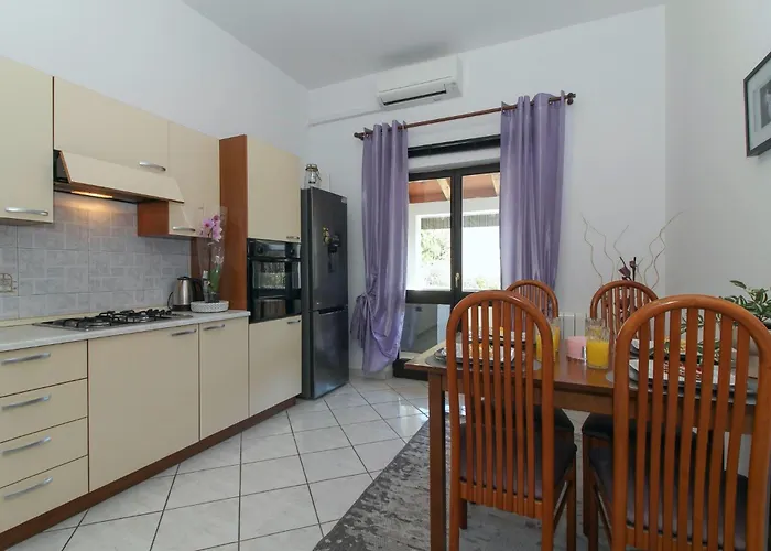 게스트하우스 Aida In * Istrien 3*