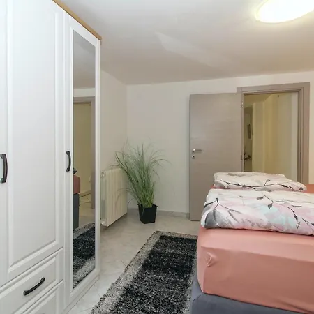 Aida In * Istrien 3* Πόρετς