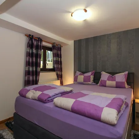 Aida In * Istrien Πόρετς